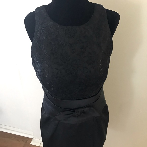 Black cocktail dress with bow in the middle - Picture 2 of 16
